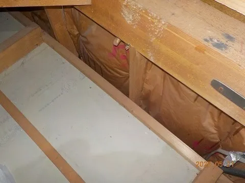#小屋裏