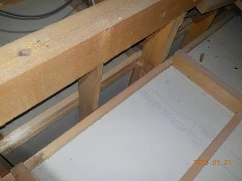 #小屋裏
